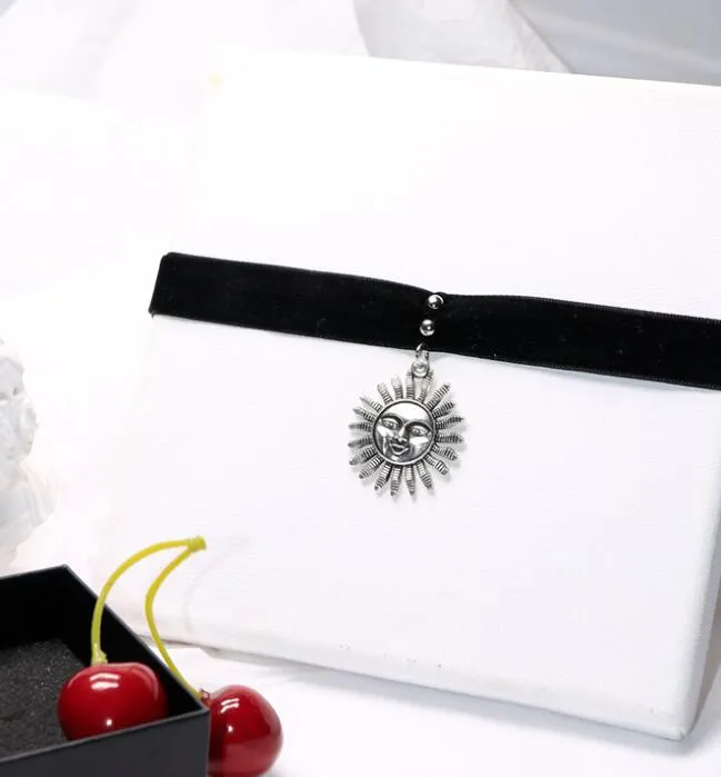 Black Velvet Ribbon Retro Sun Face Choker Necklace Leon Mathilda Y2k Jewellery