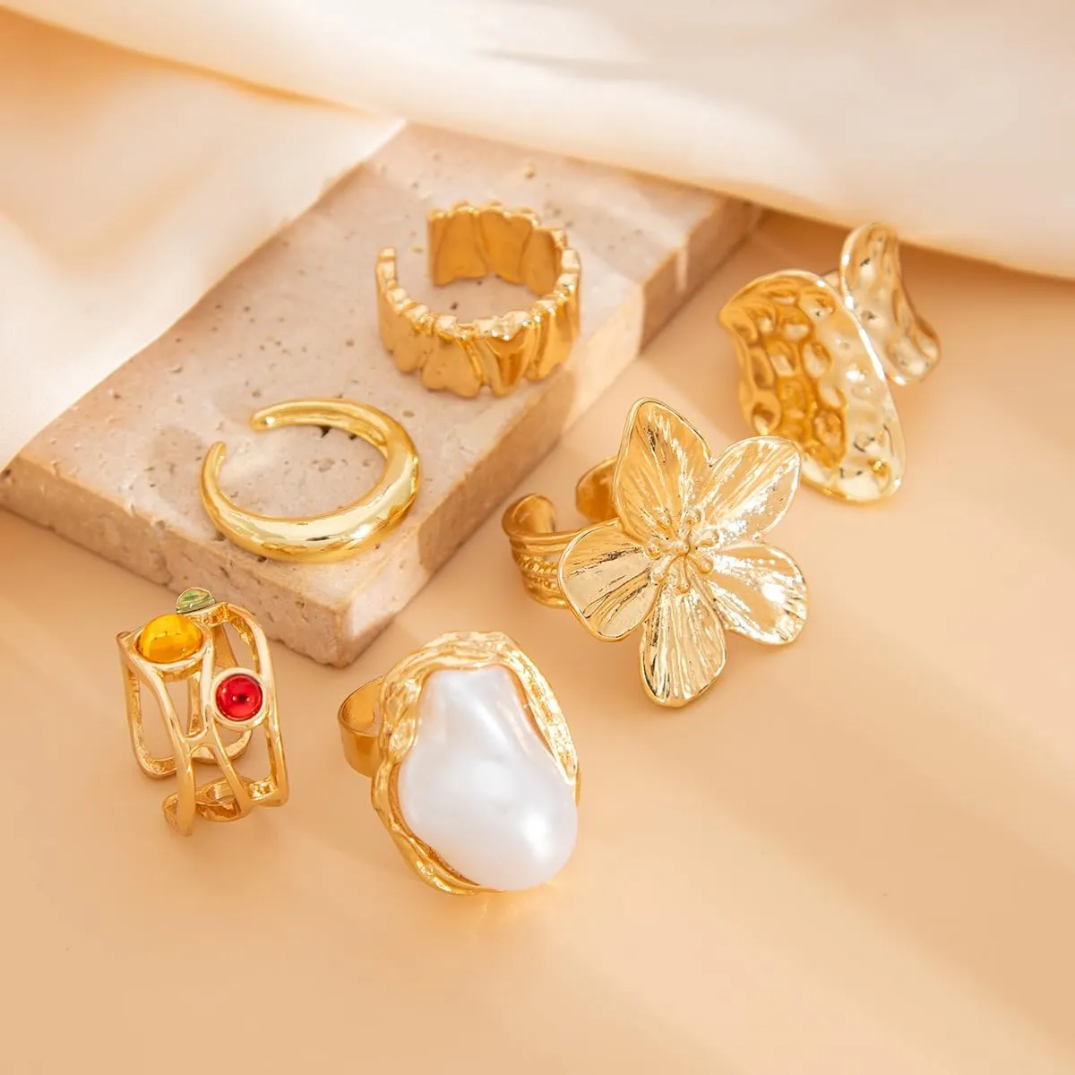 Chunky Knuckle Rings for Women Chunky Gold Ring Set Stacking Crystal Knuckle Rings Statement Ring Jewelry