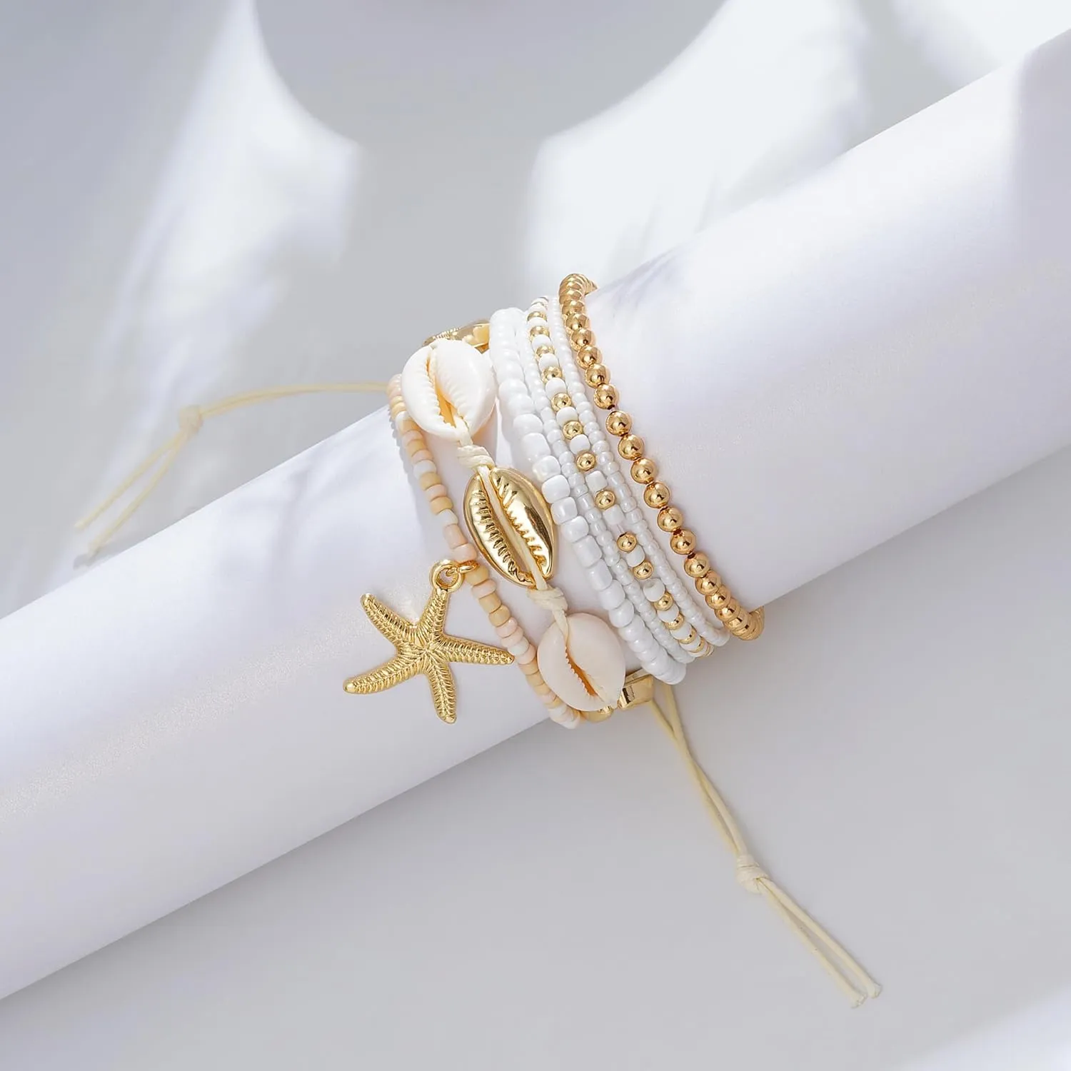 Shell Bracelet Boho Beaded Stretch Bracelets for Women Seashell Strand Bracelets Starfish Charm Jewelry Summer Beach Jewelry Stackable Crystal Gold Beads Bracelet for Women